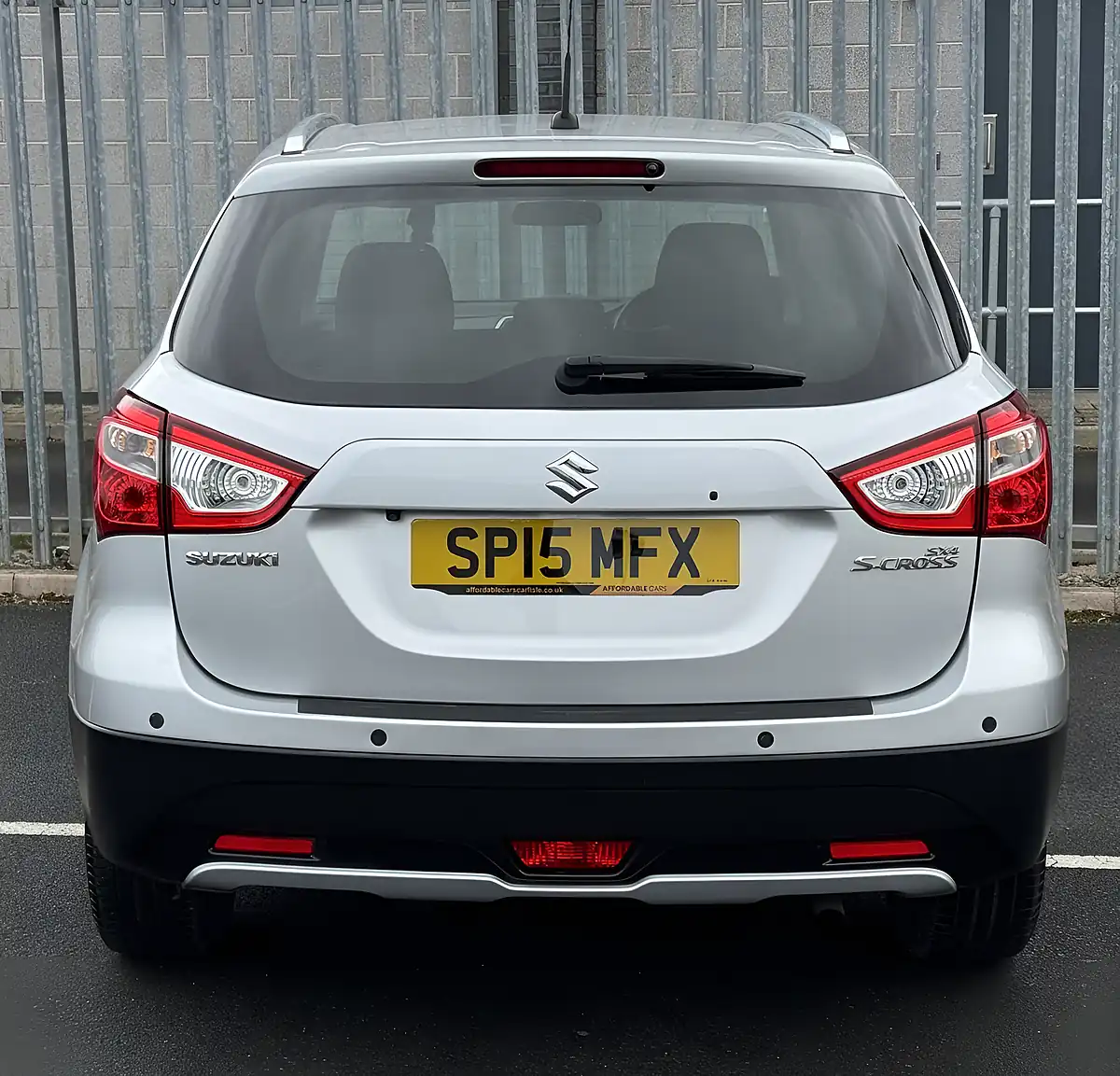 Used 2015 Suzuki SX4 S-Cross Sz-T Silver - Interior and Exterior details 6