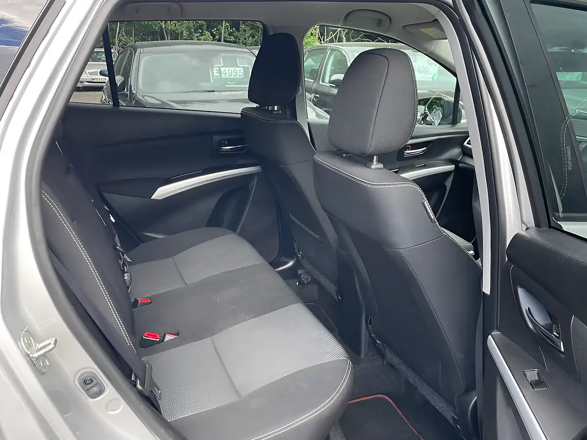 Used 2015 Suzuki Sx4 S-Cross Sz-T Silver - Interior and Exterior details 10