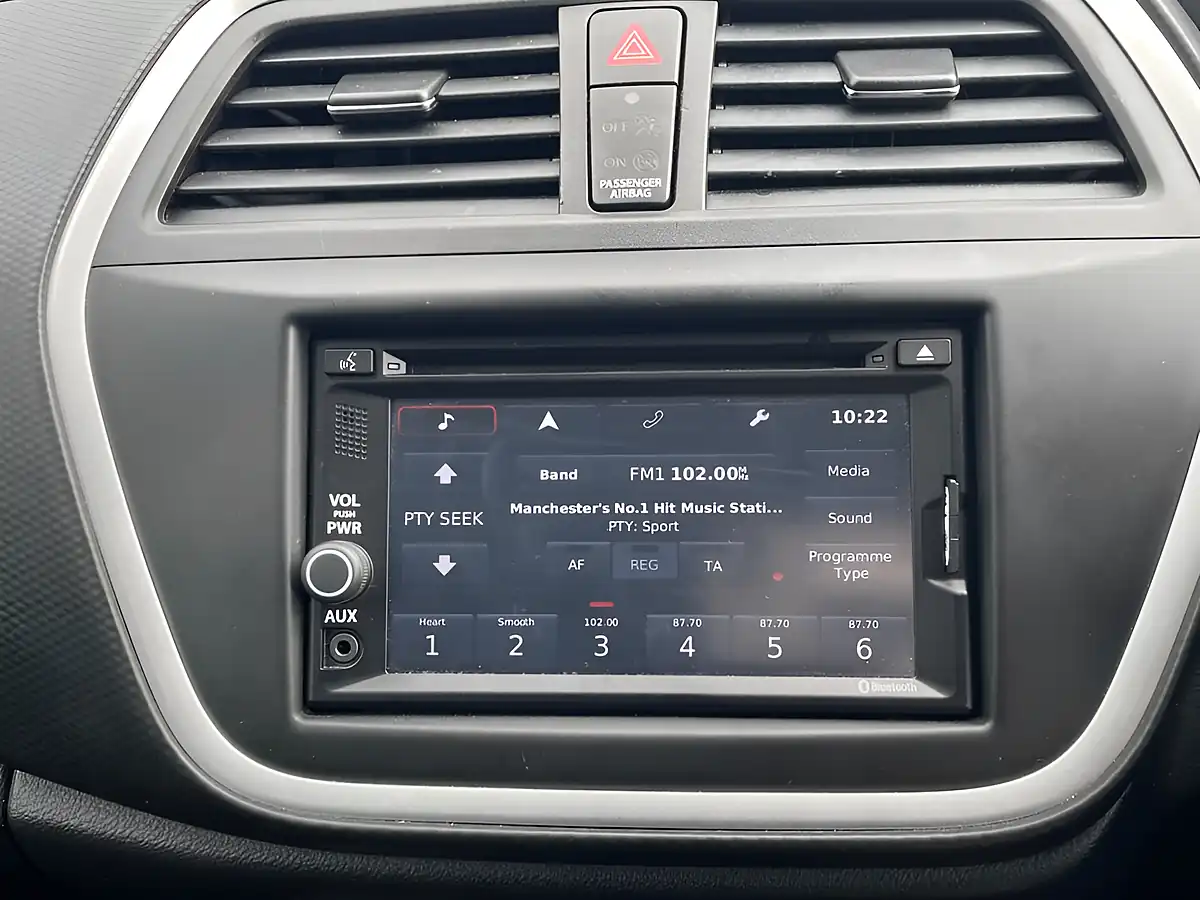 Used 2015 Suzuki Sx4 S-Cross Sz-T Silver - Interior and Exterior details 14