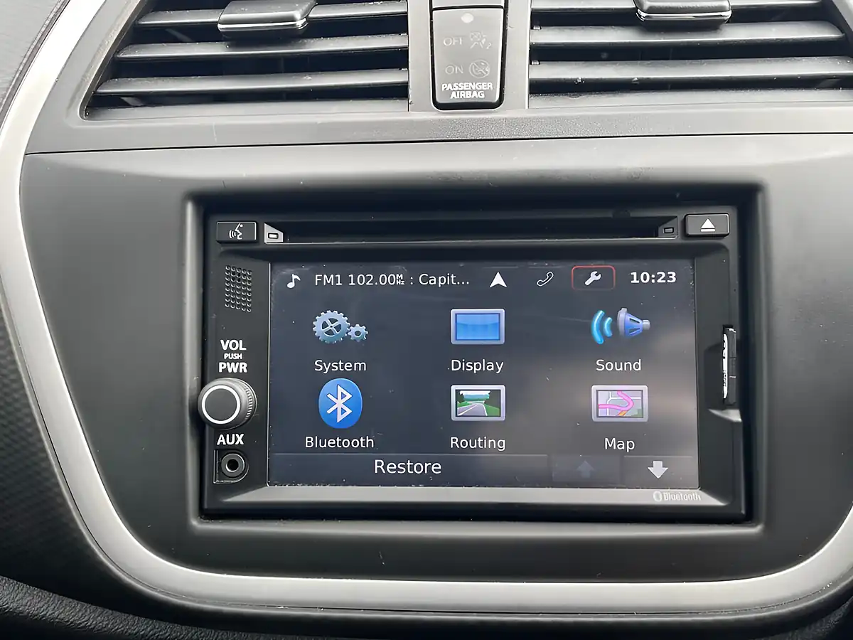 Used 2015 Suzuki Sx4 S-Cross Sz-T Silver - Interior and Exterior details 17