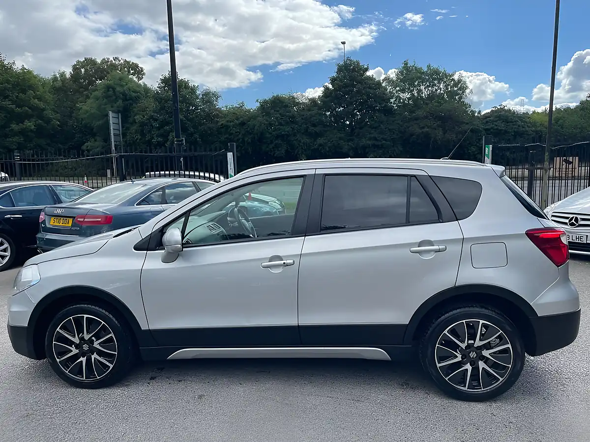 Used 2015 Suzuki Sx4 S-Cross Sz-T Silver - Interior and Exterior details 2