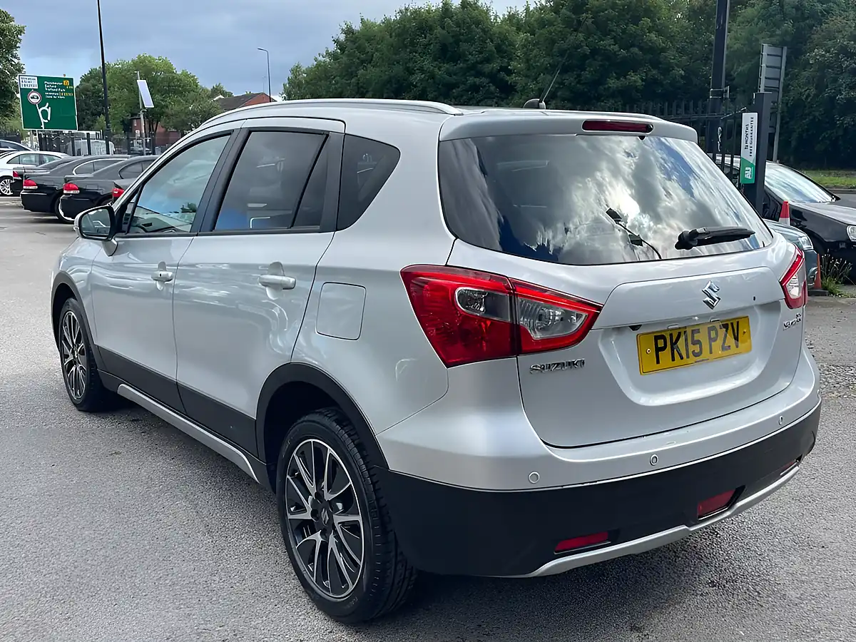 Used 2015 Suzuki Sx4 S-Cross Sz-T Silver - Interior and Exterior details 3