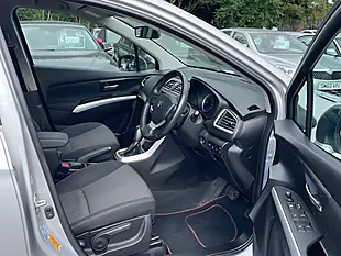Used 2015 Suzuki Sx4 S-Cross Sz-T Silver - Interior and Exterior details 9