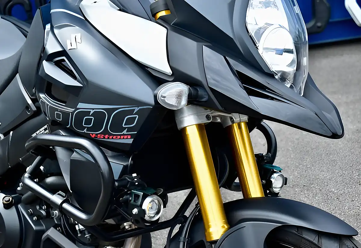 Used 2015 Suzuki V-Strom 1000 Adventure Black - Interior and Exterior details 12