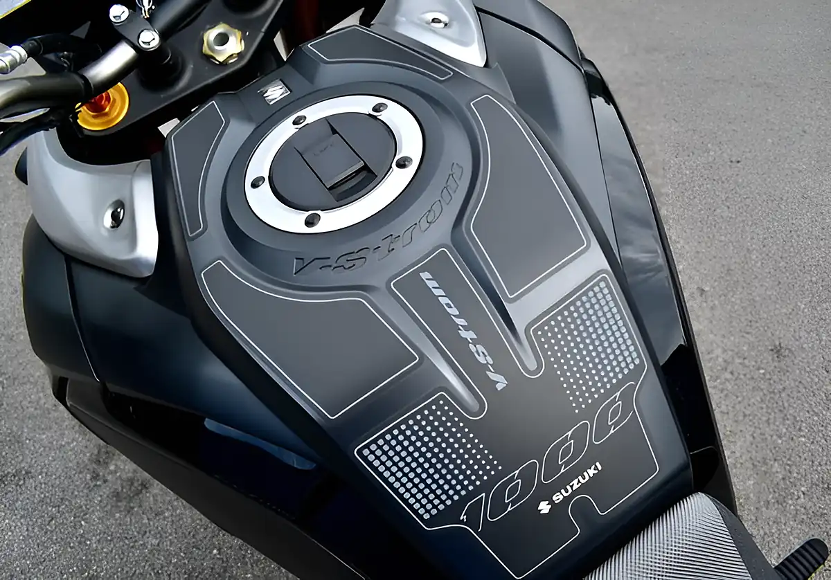 Used 2015 Suzuki V-Strom 1000 Adventure Black - Interior and Exterior details 18
