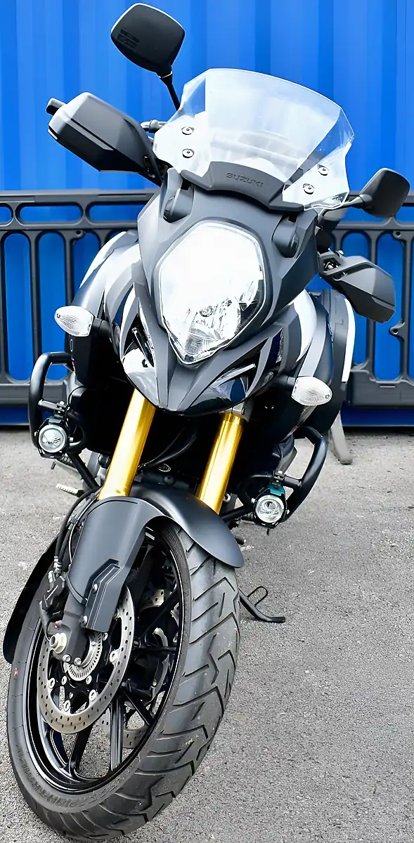 Used 2015 Suzuki V-Strom 1000 Adventure Black - Interior and Exterior details 3