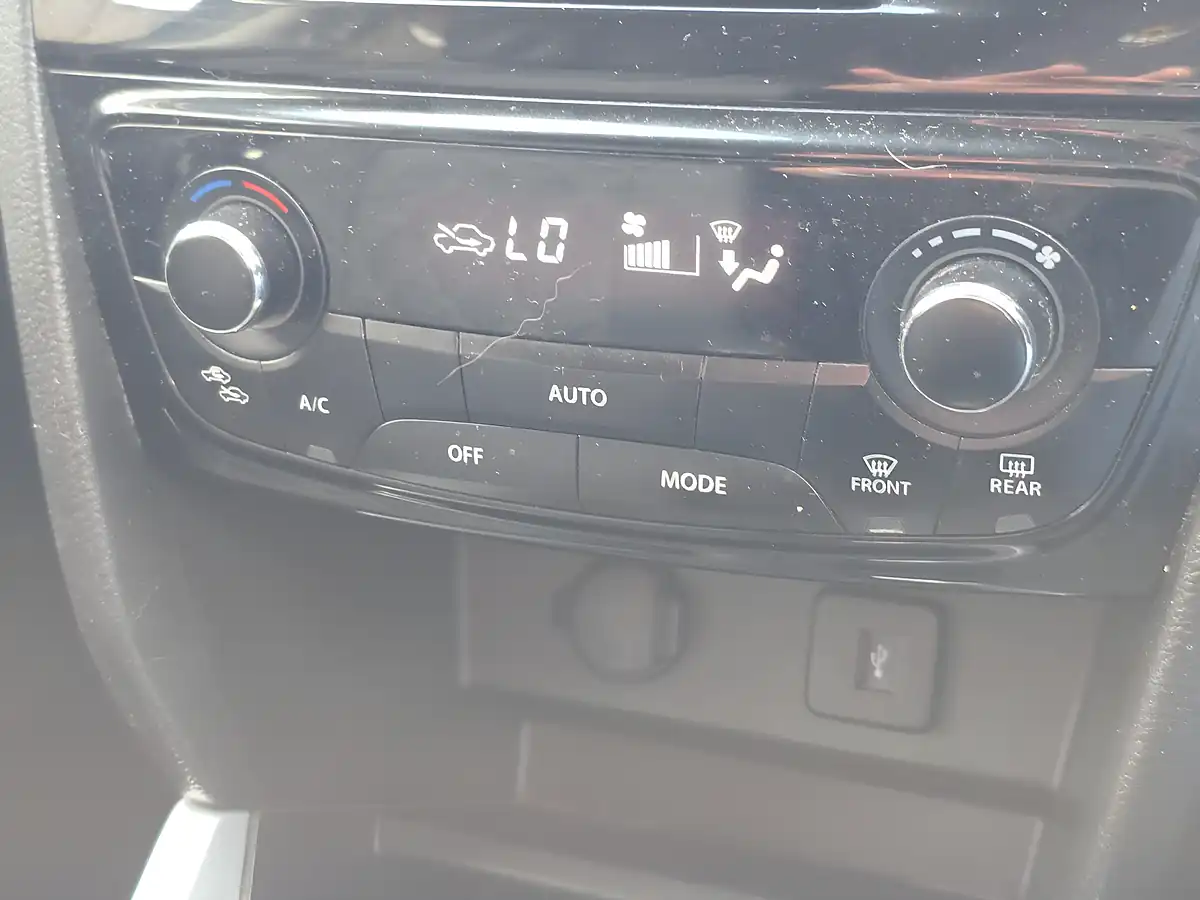 Used 2015 Suzuki Vitara Sz-T Black - Interior and Exterior details 13