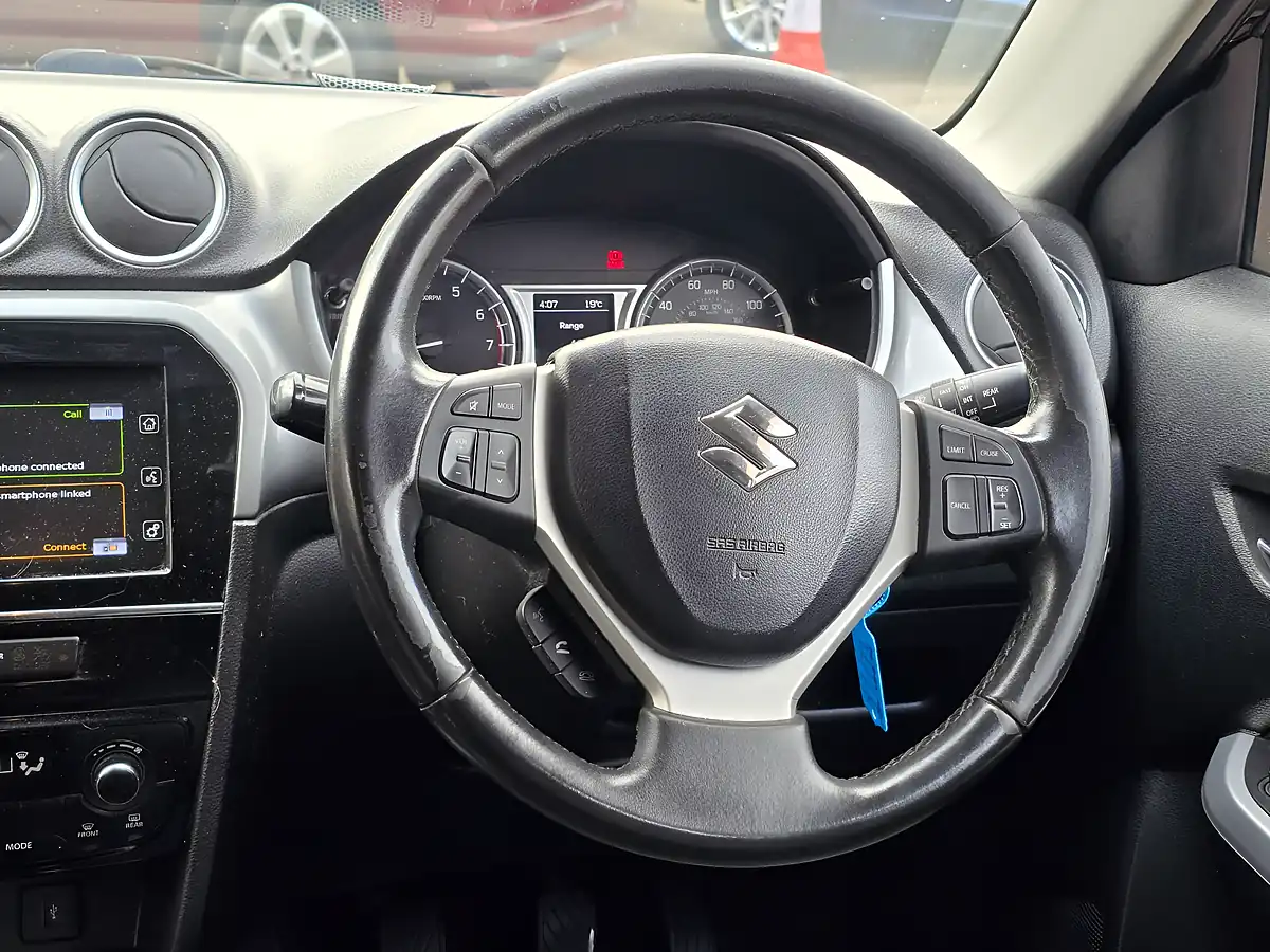 Used 2015 Suzuki Vitara Sz-T Black - Interior and Exterior details 8