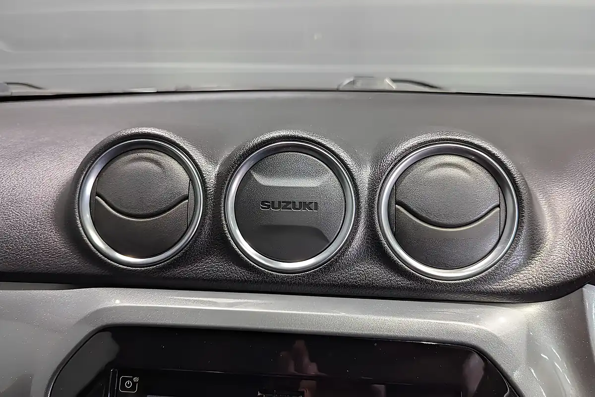 Used 2015 Suzuki Vitara Sz-T Grey - Interior and Exterior details 10