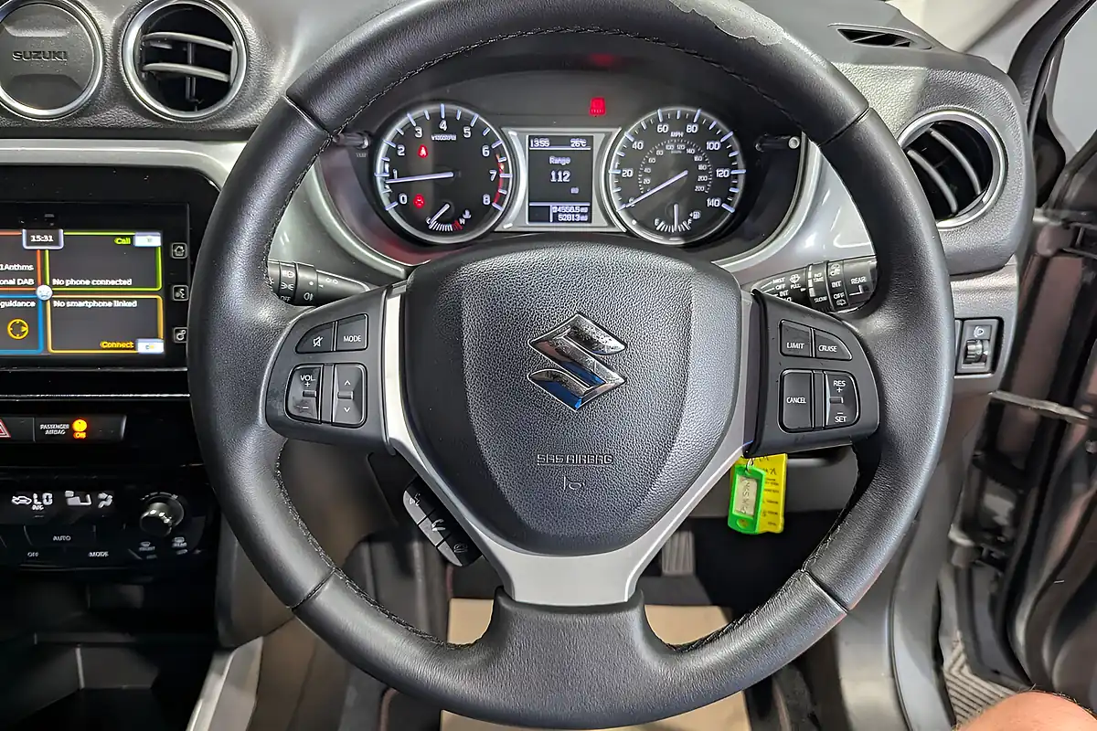 Used 2015 Suzuki Vitara Sz-T Grey - Interior and Exterior details 12