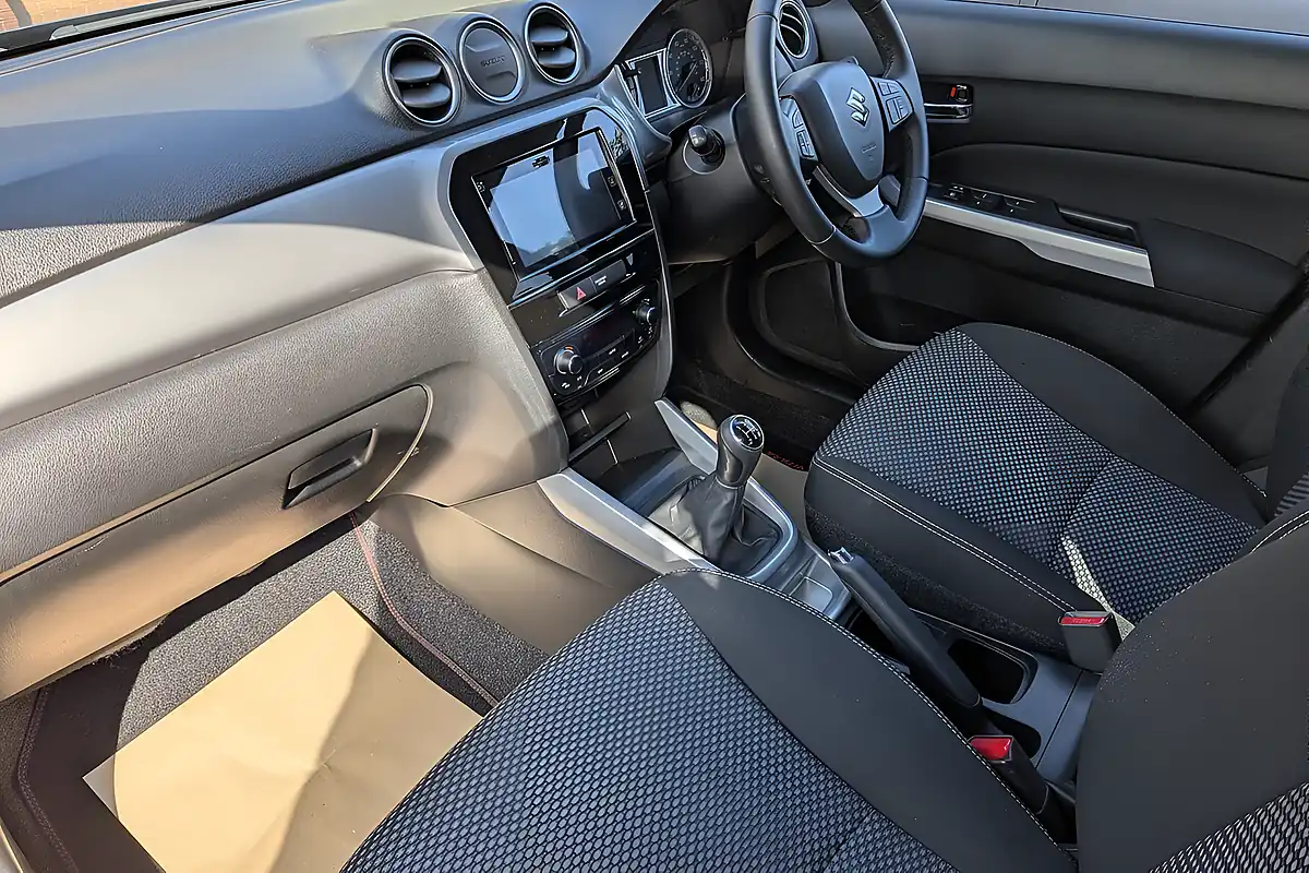 Used 2015 Suzuki Vitara Sz-T Grey - Interior and Exterior details 18
