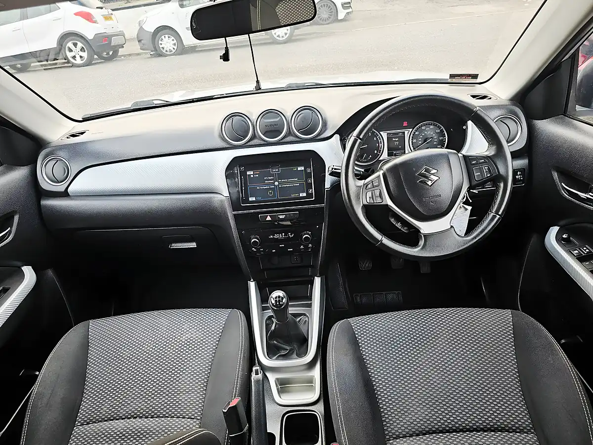Used 2015 Suzuki Vitara Sz-T Silver - Interior and Exterior details 10