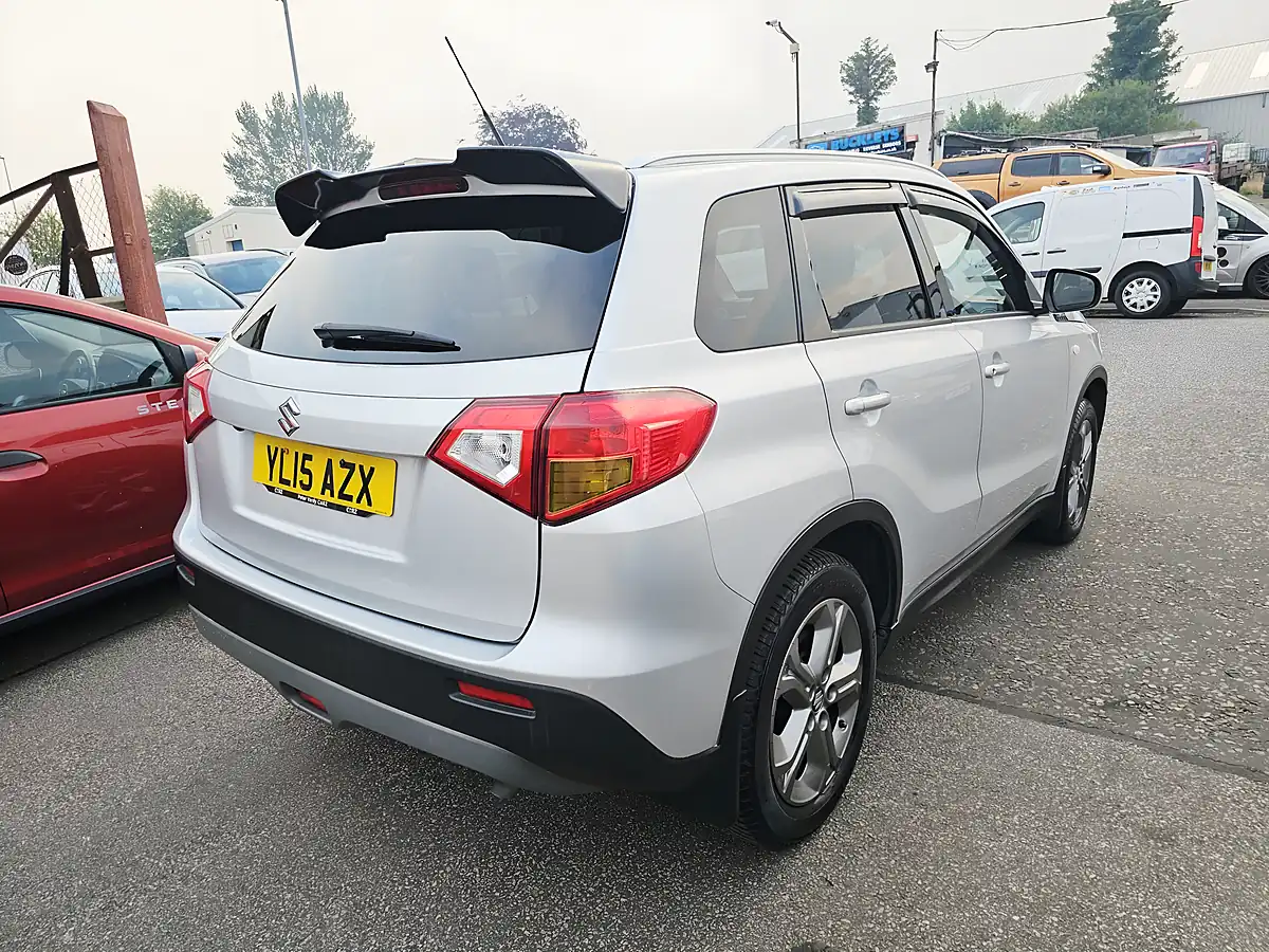 Used 2015 Suzuki Vitara Sz-T Silver - Interior and Exterior details 4