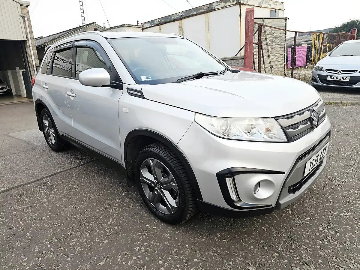Used 2015 Suzuki Vitara Sz-T Silver - Interior and Exterior details 5