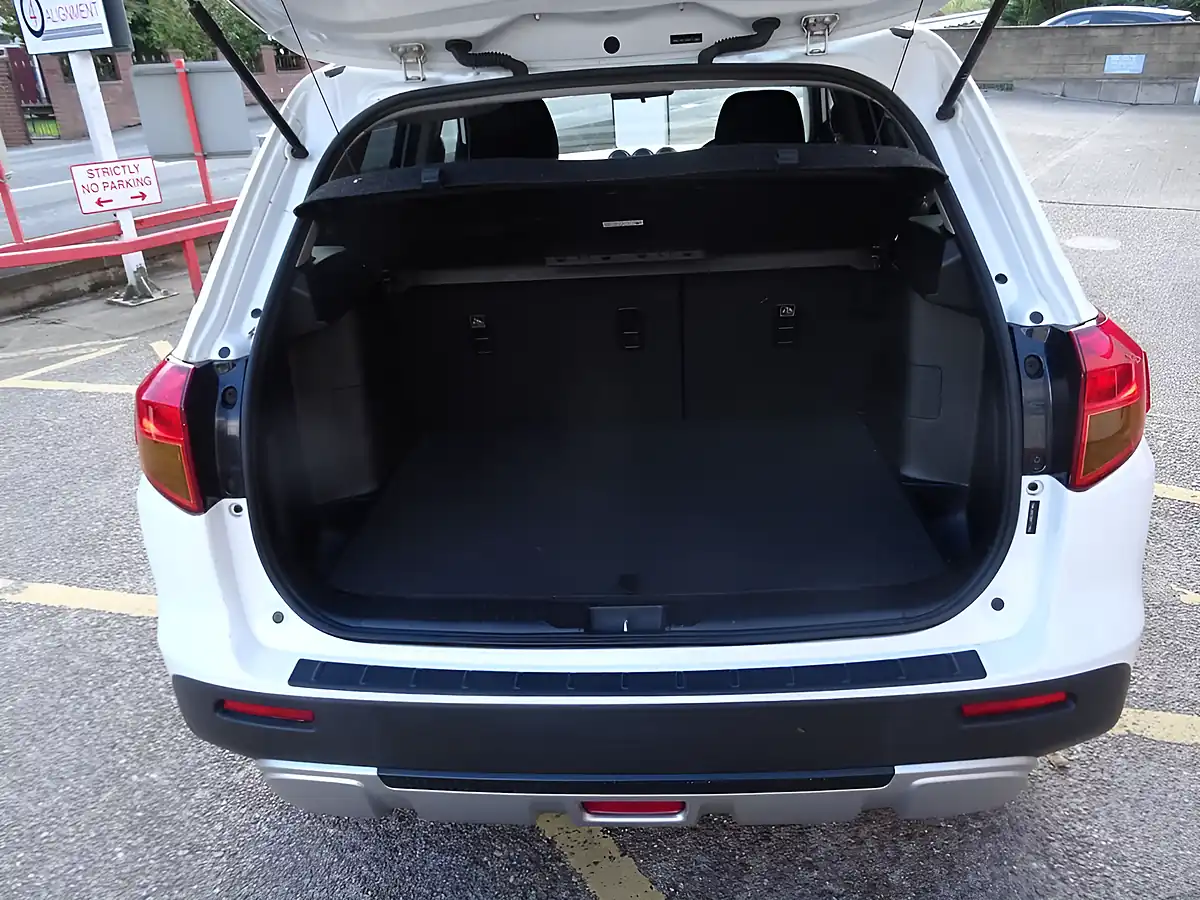 Used 2015 Suzuki Vitara Sz-T White - Interior and Exterior details 5