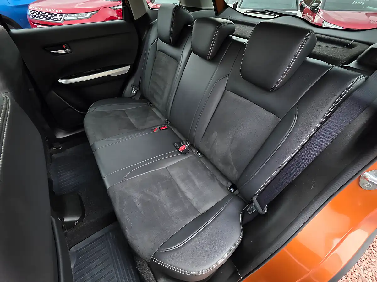 Used 2015 Suzuki Vitara SZ5 Horizon Orange Metallic - Interior and Exterior details 12