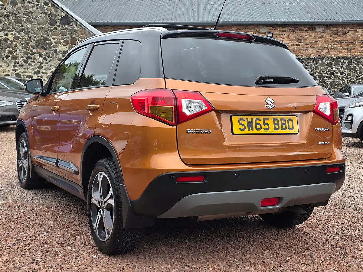 Used 2015 Suzuki Vitara SZ5 Horizon Orange Metallic - Interior and Exterior details 15