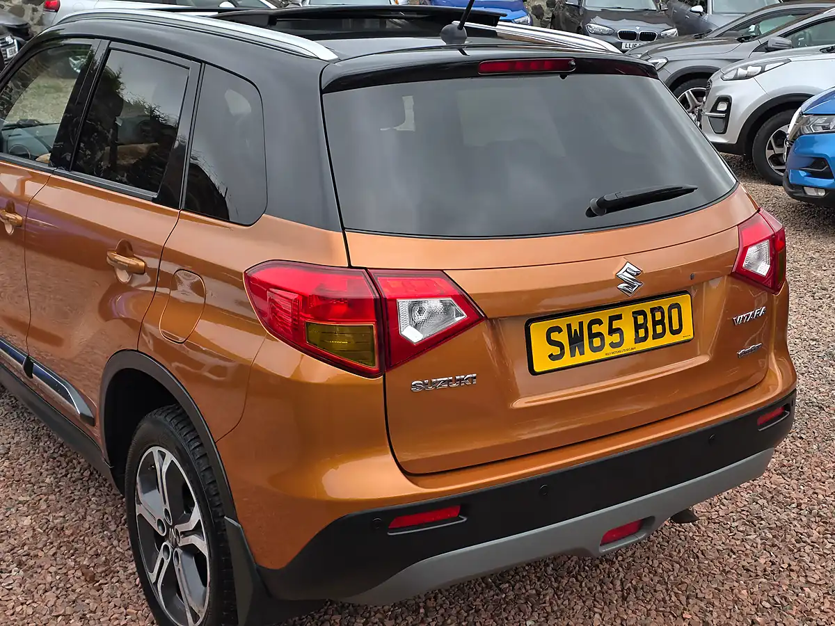 Used 2015 Suzuki Vitara SZ5 Horizon Orange Metallic - Interior and Exterior details 16