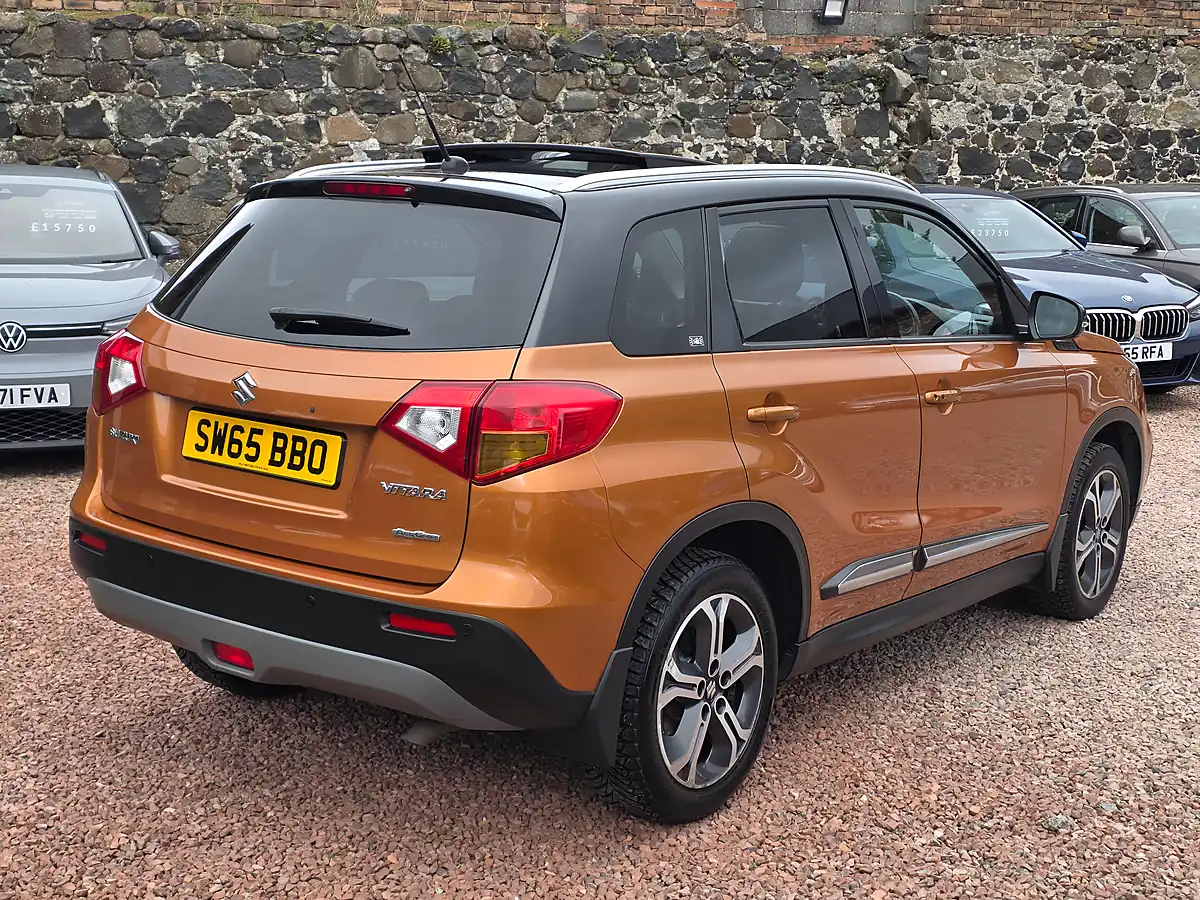 Used 2015 Suzuki Vitara SZ5 Horizon Orange Metallic - Interior and Exterior details 18