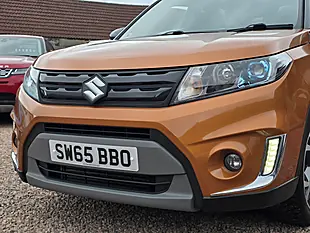 Used 2015 Suzuki Vitara SZ5 Horizon Orange Metallic - Interior and Exterior details 6