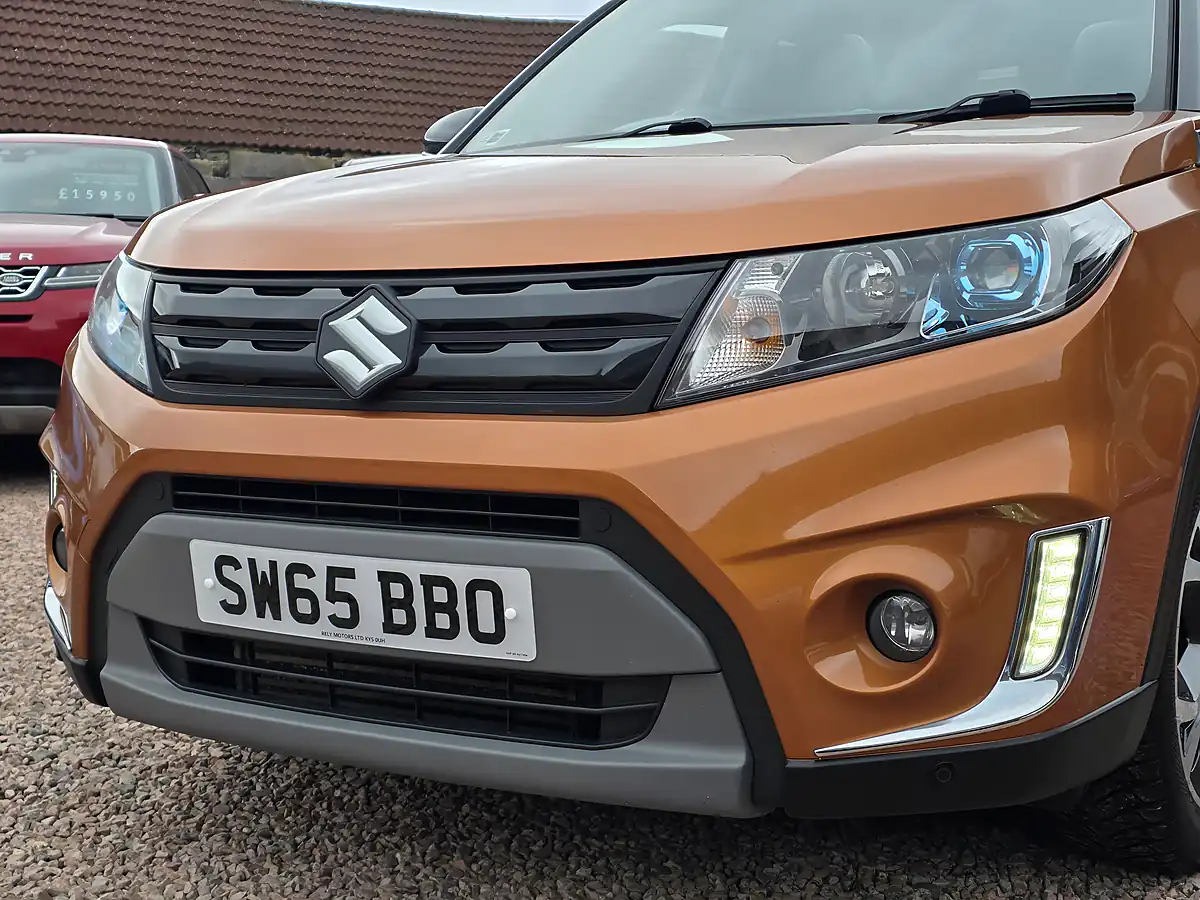 Used 2015 Suzuki Vitara SZ5 Horizon Orange Metallic - Interior and Exterior details 6
