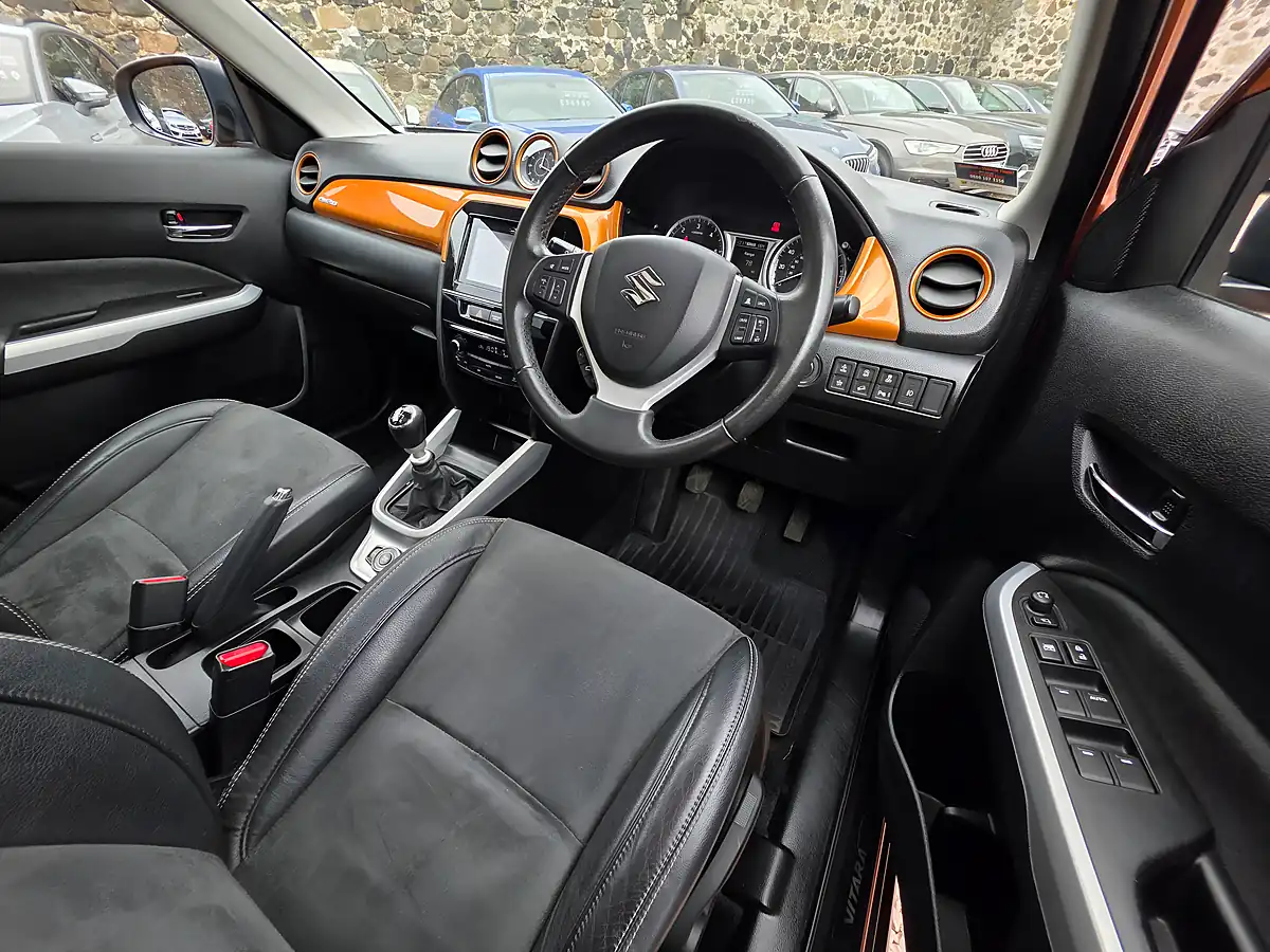 Used 2015 Suzuki Vitara SZ5 Horizon Orange Metallic - Interior and Exterior details 8