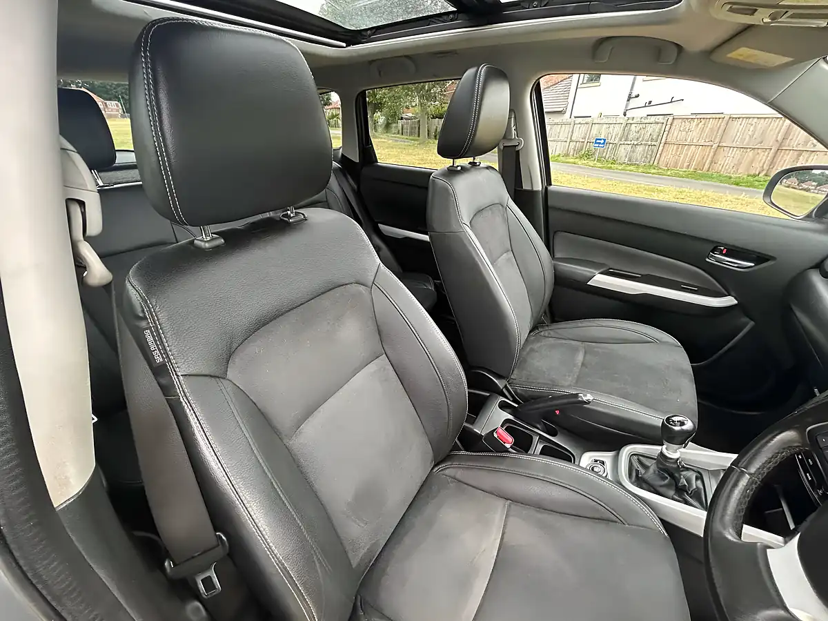 Used 2015 Suzuki Vitara SZ5 Rugged Allgrip Grey - Interior and Exterior details 17