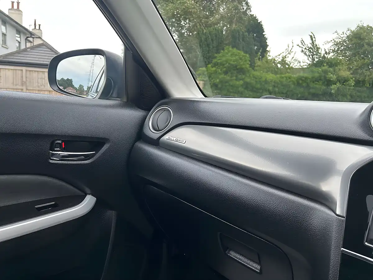 Used 2015 Suzuki Vitara SZ5 Rugged Allgrip Grey - Interior and Exterior details 18