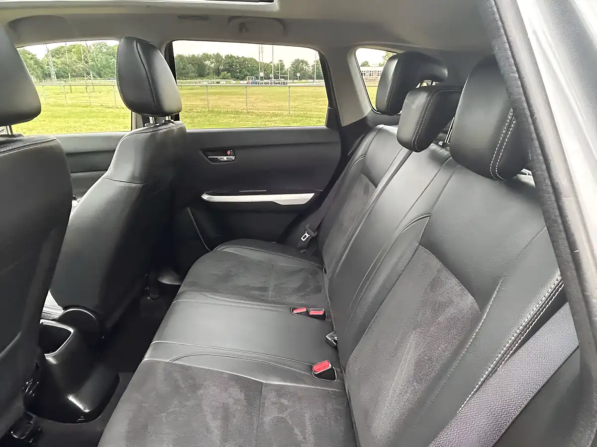 Used 2015 Suzuki Vitara SZ5 Rugged Allgrip Grey - Interior and Exterior details 19