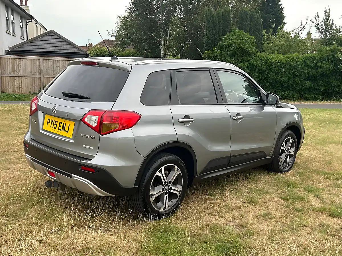 Used 2015 Suzuki Vitara SZ5 Rugged Allgrip Grey - Interior and Exterior details 5