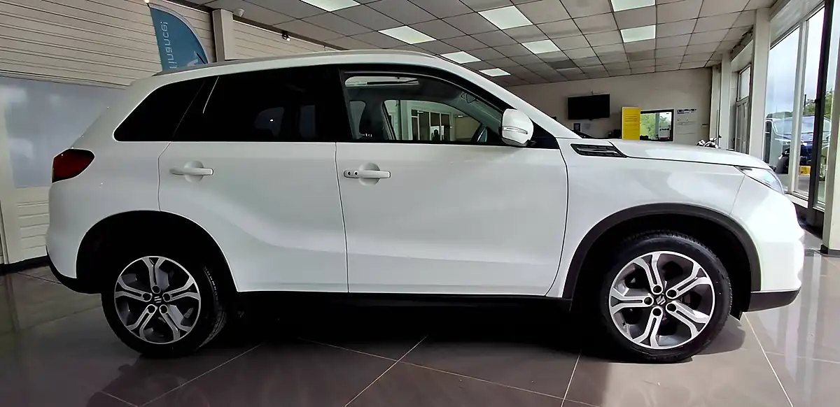 Used 2015 Suzuki Vitara SZ5 White - Interior and Exterior details 6
