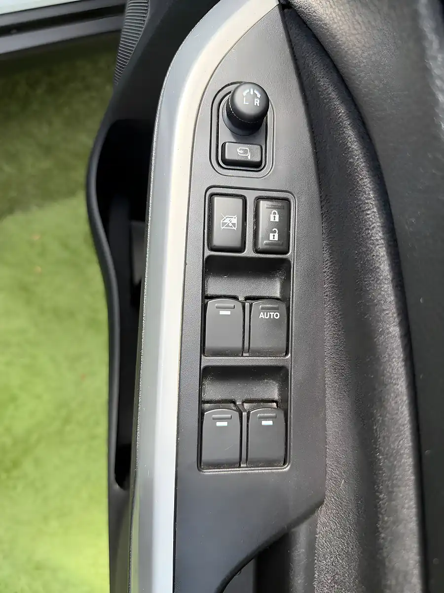 Used 2015 Suzuki Vitara SZ5 White - Interior and Exterior details 18