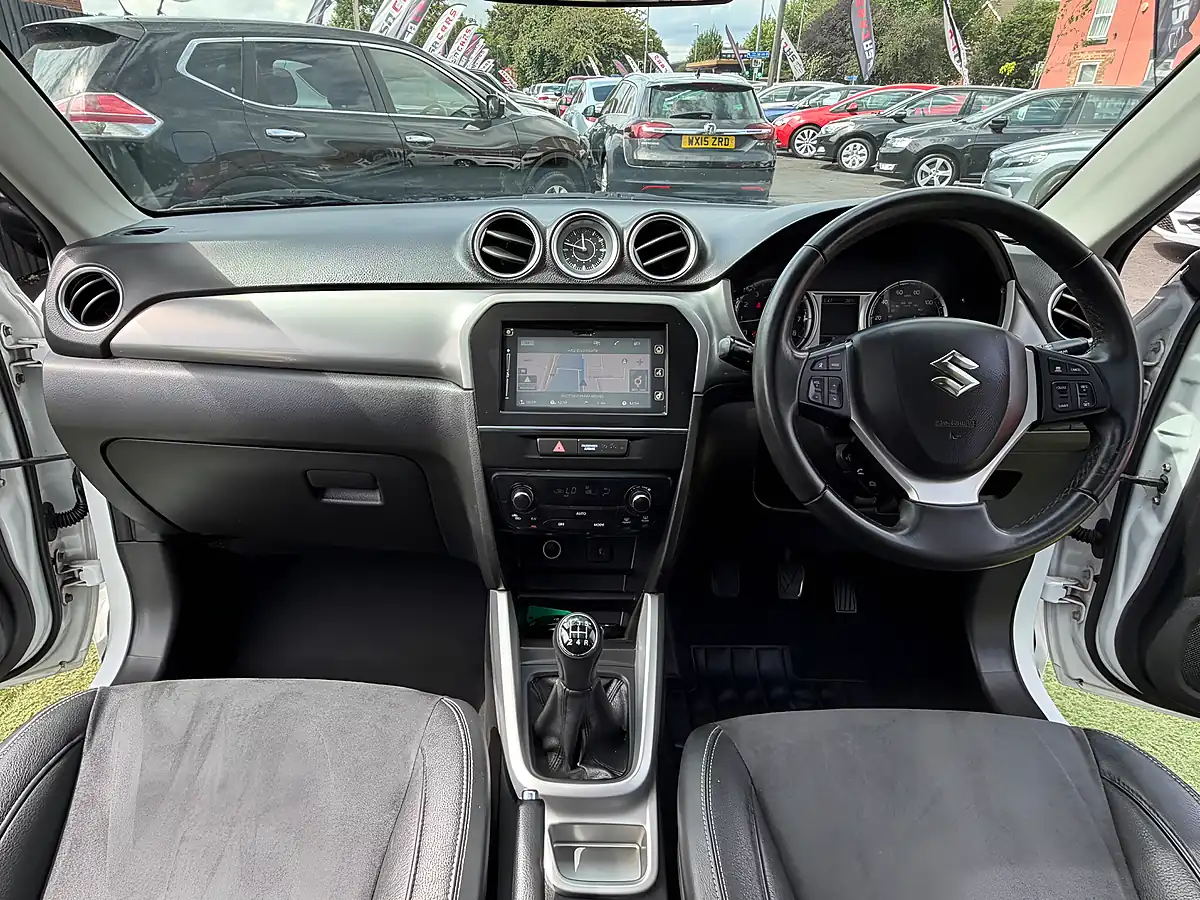 Used 2015 Suzuki Vitara SZ5 White - Interior and Exterior details 2