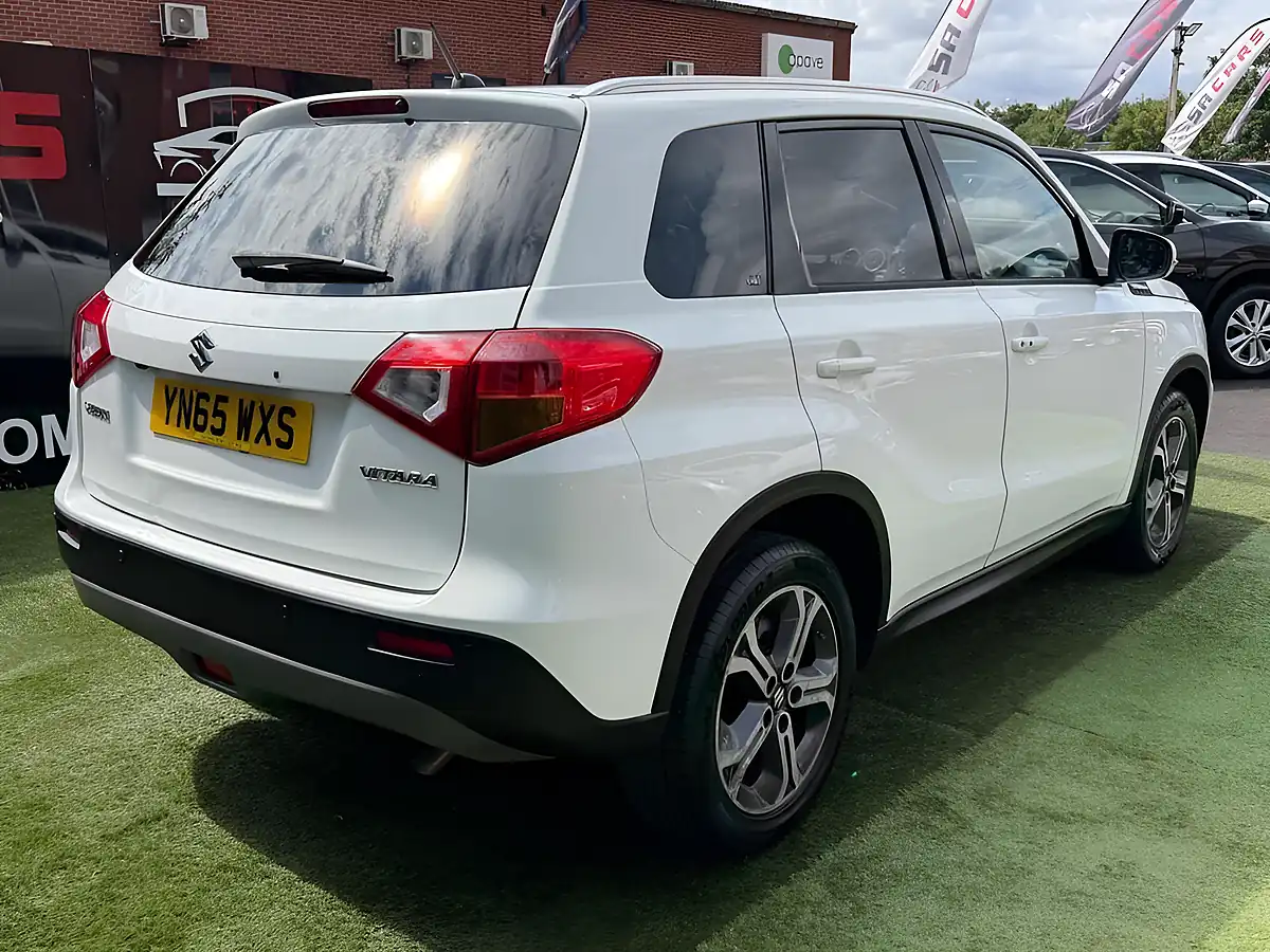 Used 2015 Suzuki Vitara SZ5 White - Interior and Exterior details 9