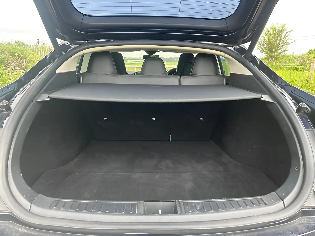 Used 2015 Tesla Model S Dual Motor Blue - Interior and Exterior details 13