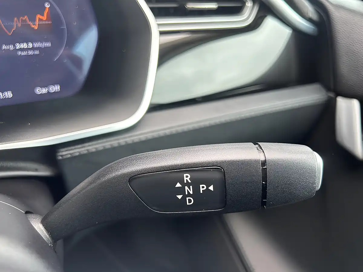 Used 2015 Tesla Model S Dual Motor Blue - Interior and Exterior details 19