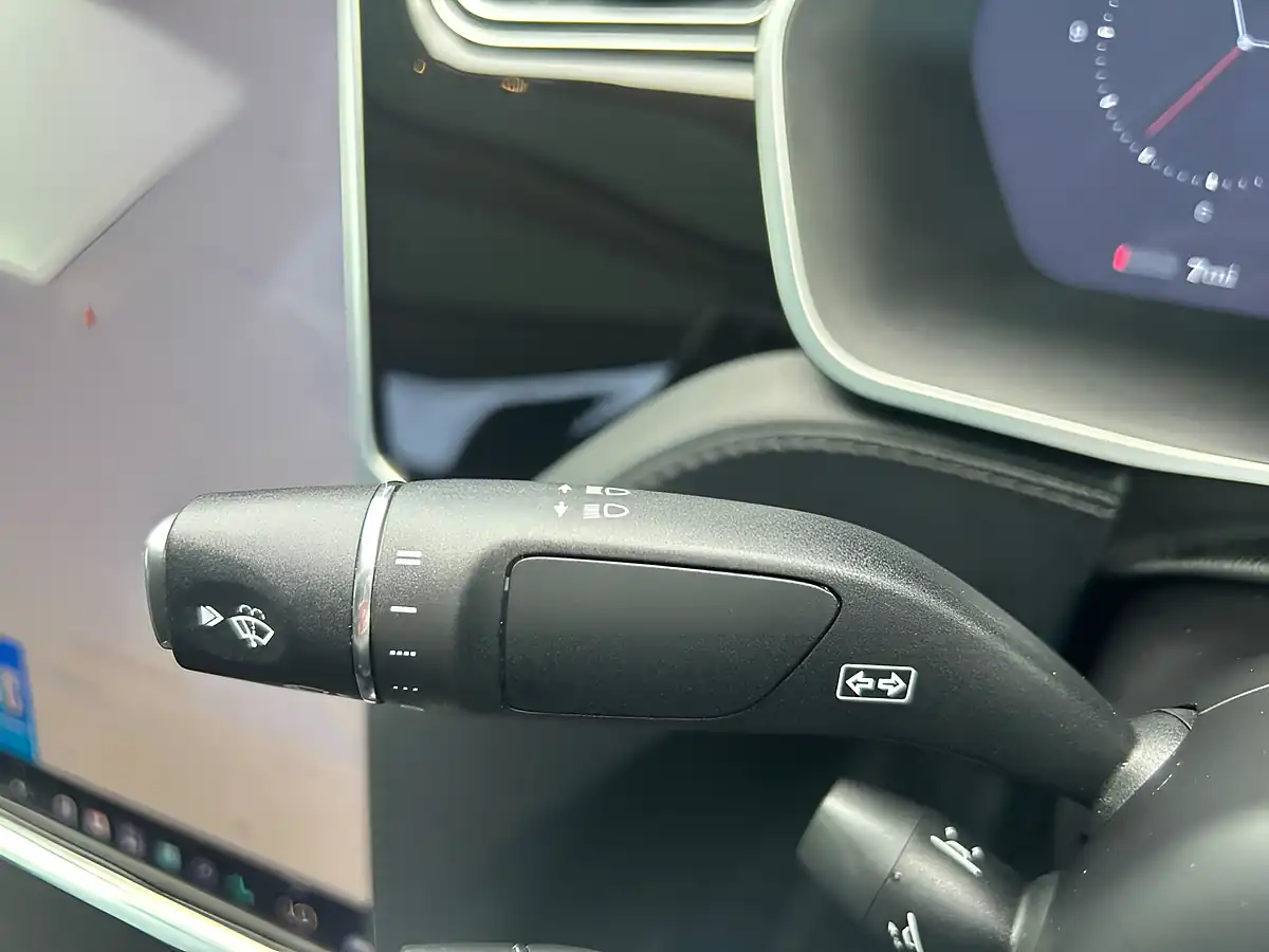 Used 2015 Tesla Model S Dual Motor Blue - Interior and Exterior details 20