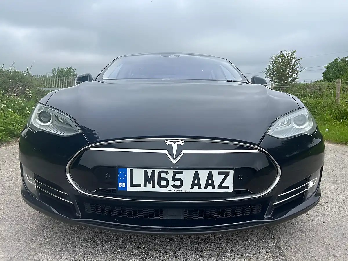 Used 2015 Tesla Model S Dual Motor Blue - Interior and Exterior details 7