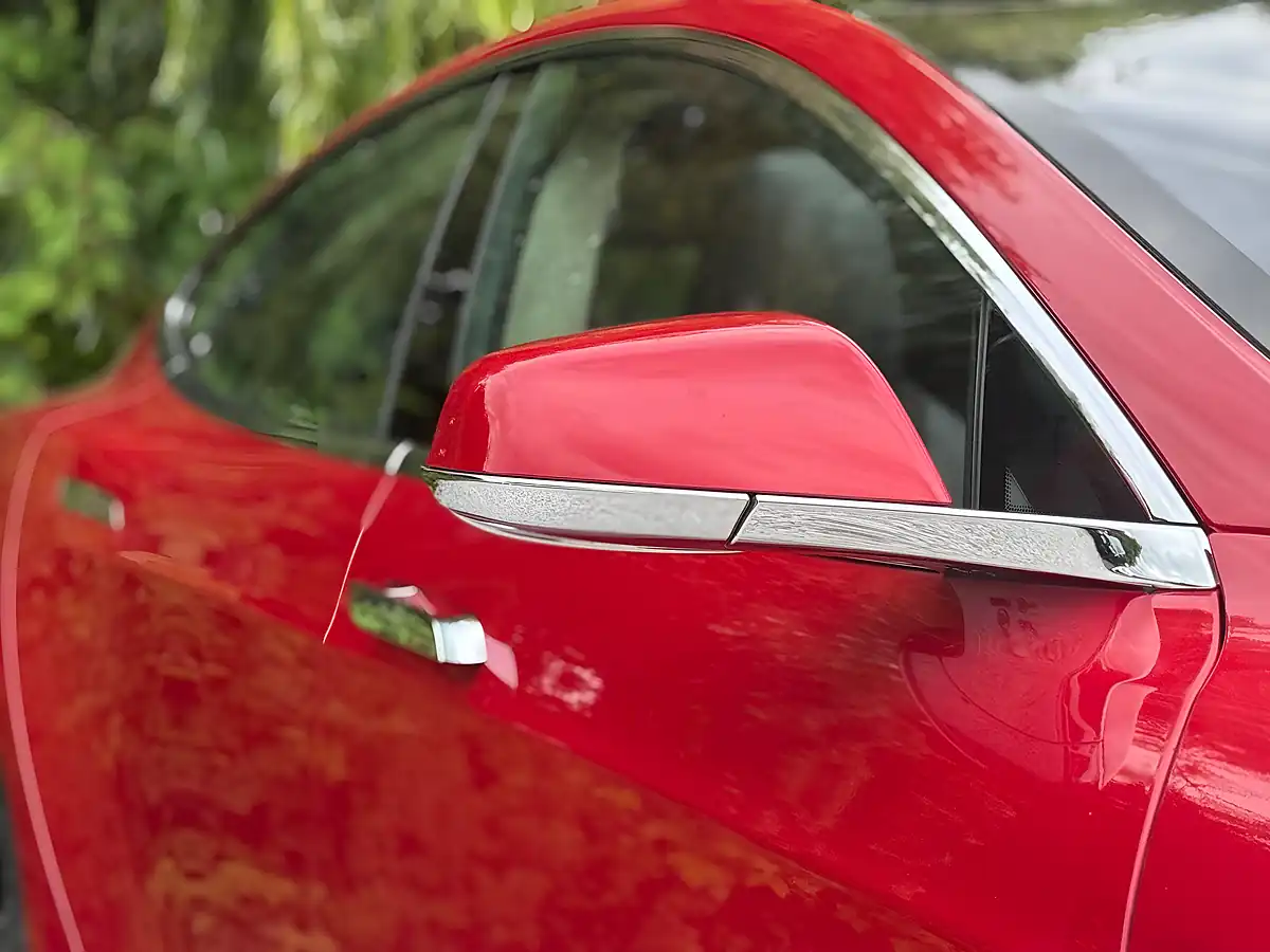 Used 2015 Tesla Model S Red - Interior and Exterior details 11