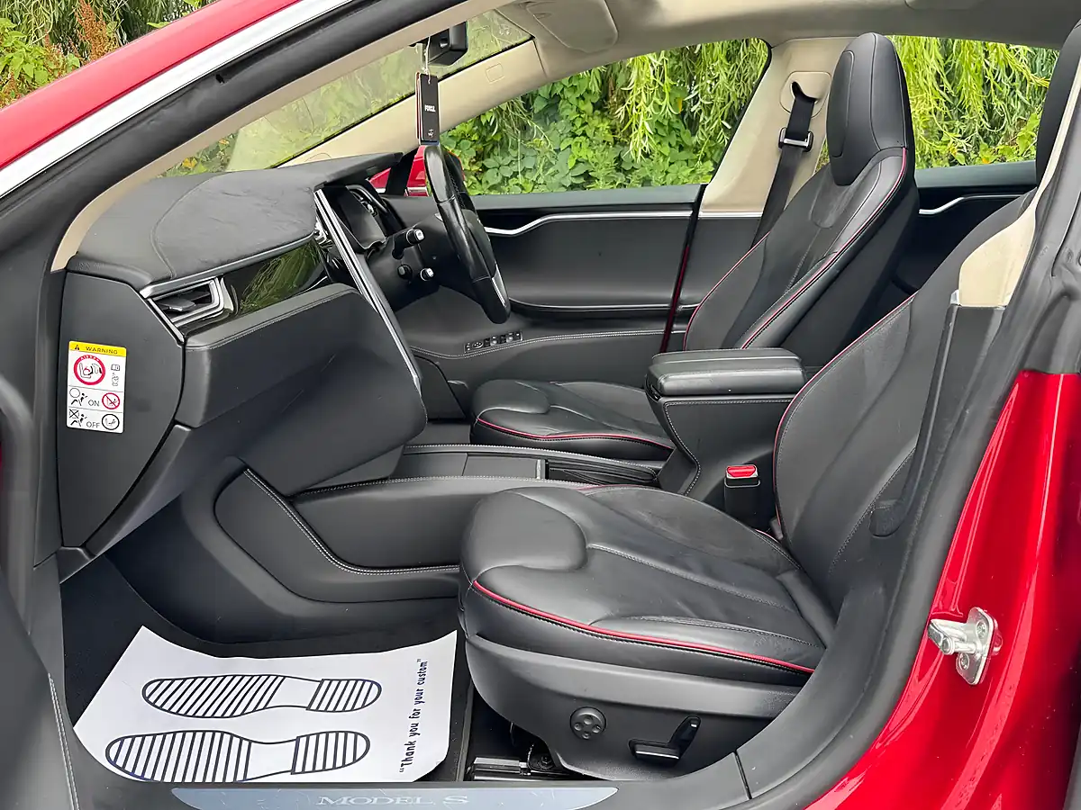 Used 2015 Tesla Model S Red - Interior and Exterior details 18
