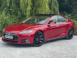 Used 2015 Tesla Model S Red - Interior and Exterior details 4