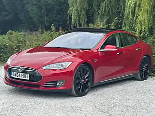 Used 2015 Tesla Model S Red - Interior and Exterior details 7