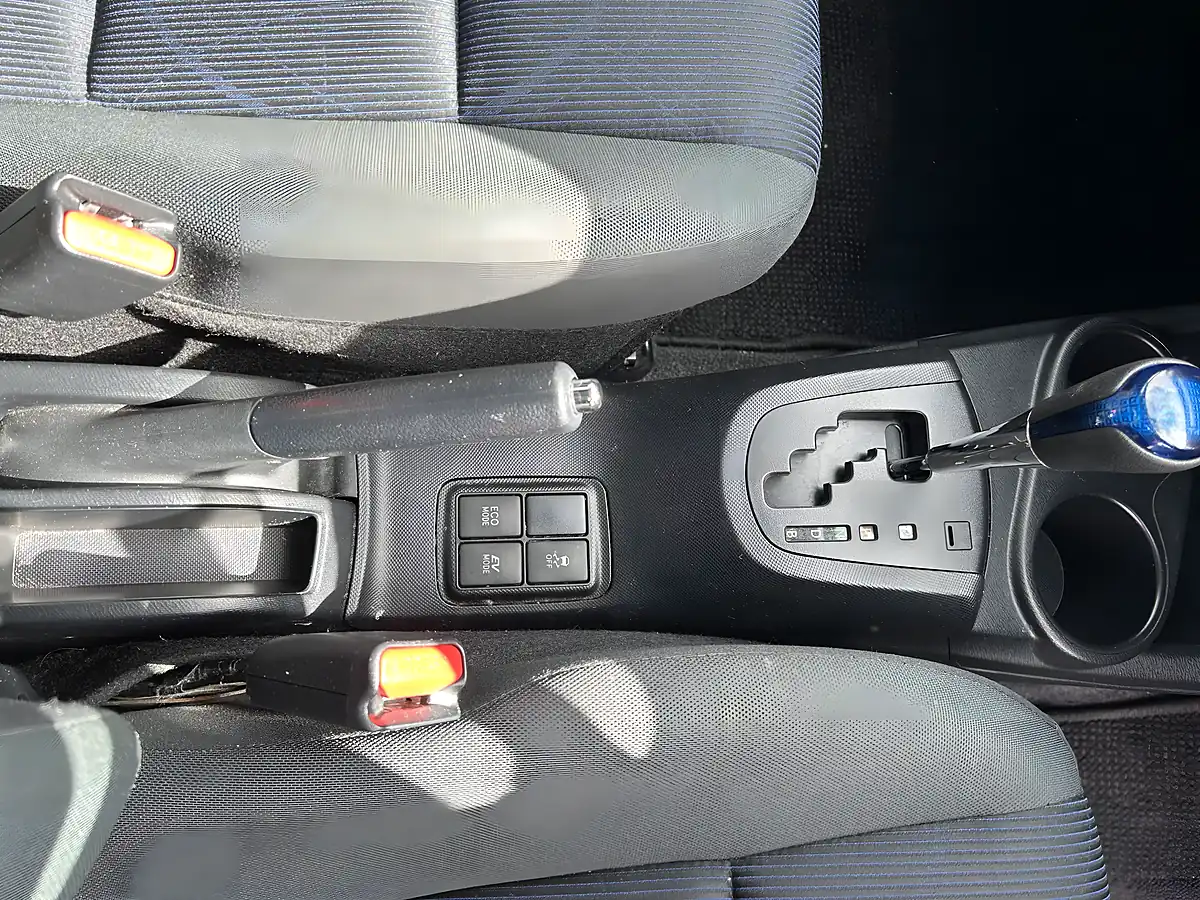 Used 2015 Toyota Aqua Blue - Interior and Exterior details 9
