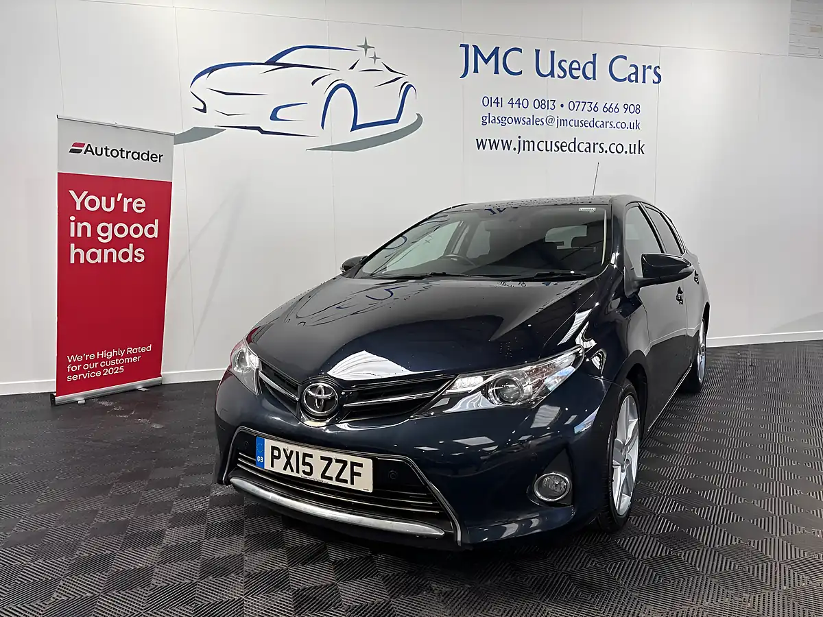 Used 2015 Toyota Auris Excel Grey - Front View