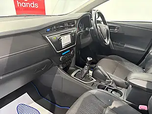 Used 2015 Toyota Auris Excel Grey - Interior and Exterior details 11