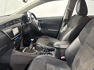 Used 2015 Toyota Auris Excel Grey - Interior and Exterior details 12