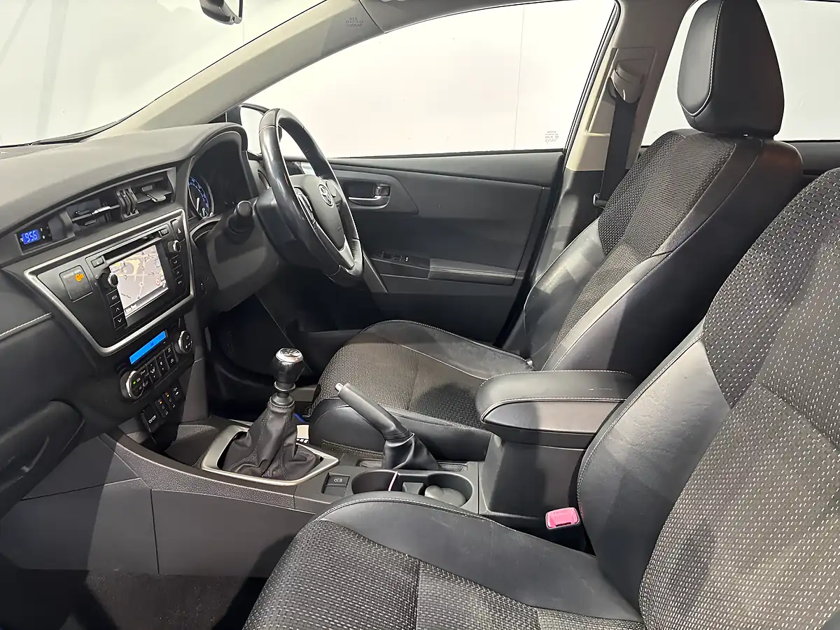 Used 2015 Toyota Auris Excel Grey - Interior and Exterior details 12