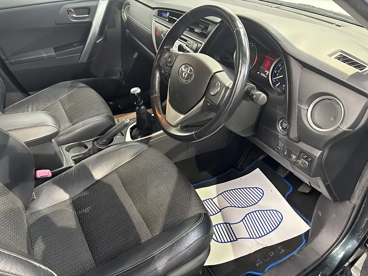 Used 2015 Toyota Auris Excel Grey - Interior and Exterior details 13