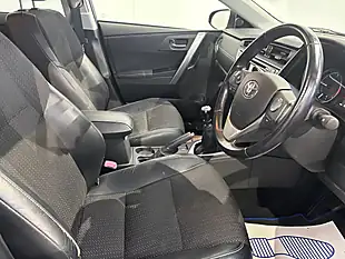 Used 2015 Toyota Auris Excel Grey - Interior and Exterior details 14