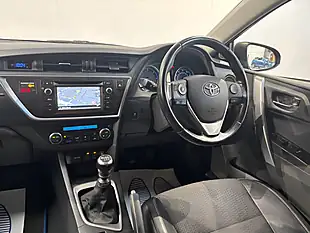 Used 2015 Toyota Auris Excel Grey - Interior and Exterior details 17